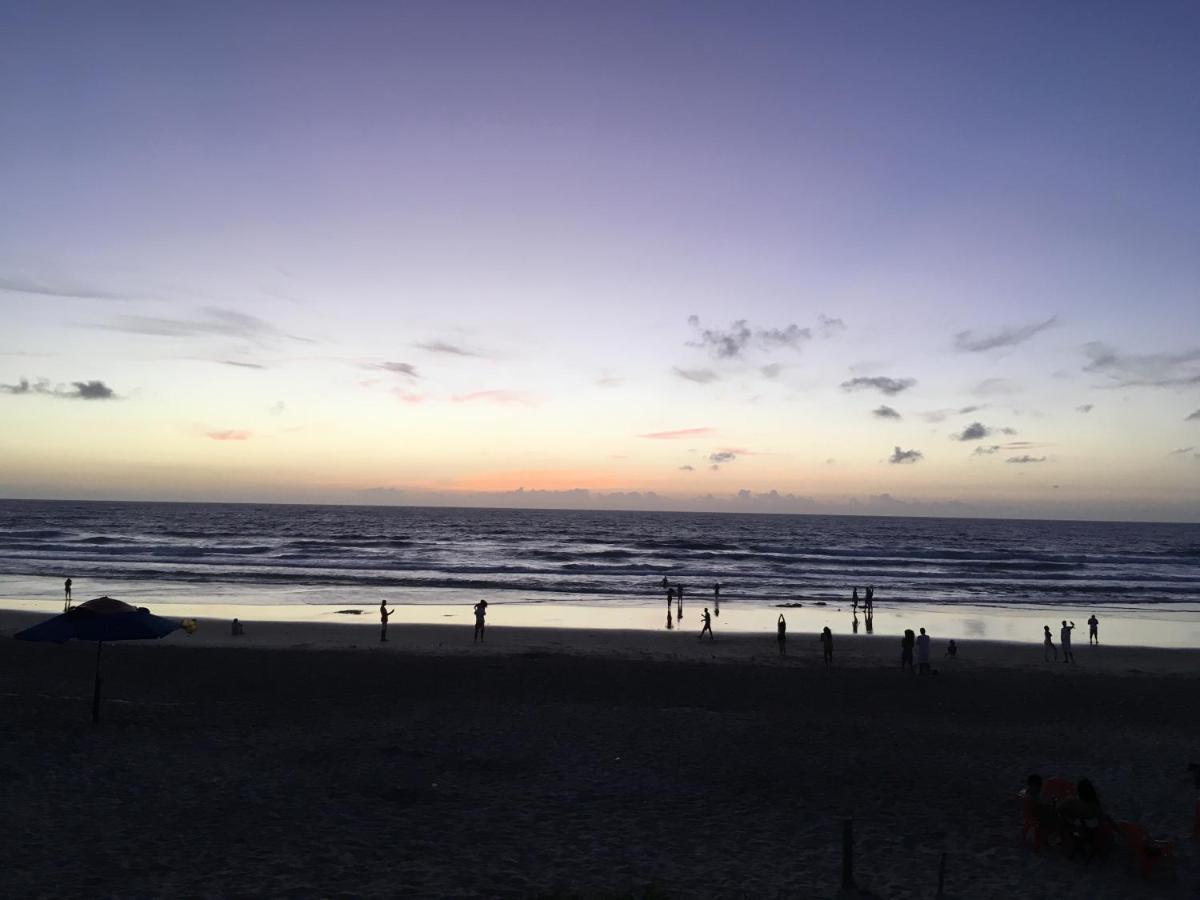 Chale Em Frente A Praia Salvador Bagian luar foto