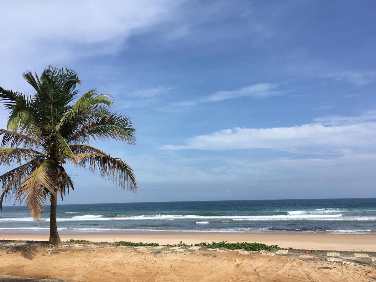 Chale Em Frente A Praia Salvador Bagian luar foto